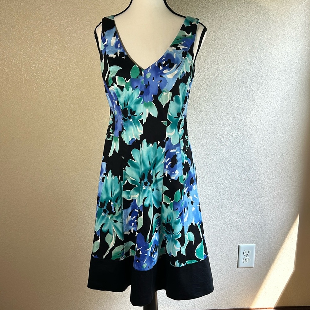 Chaps turquoise and blue flowered V neck dress Size 4